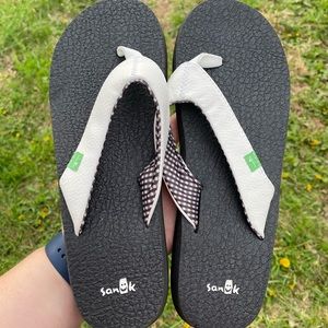 Sanuk flip flops